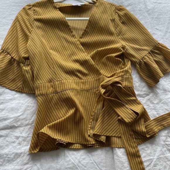 JOA mustard wrap top size Med - Picture 4 of 7